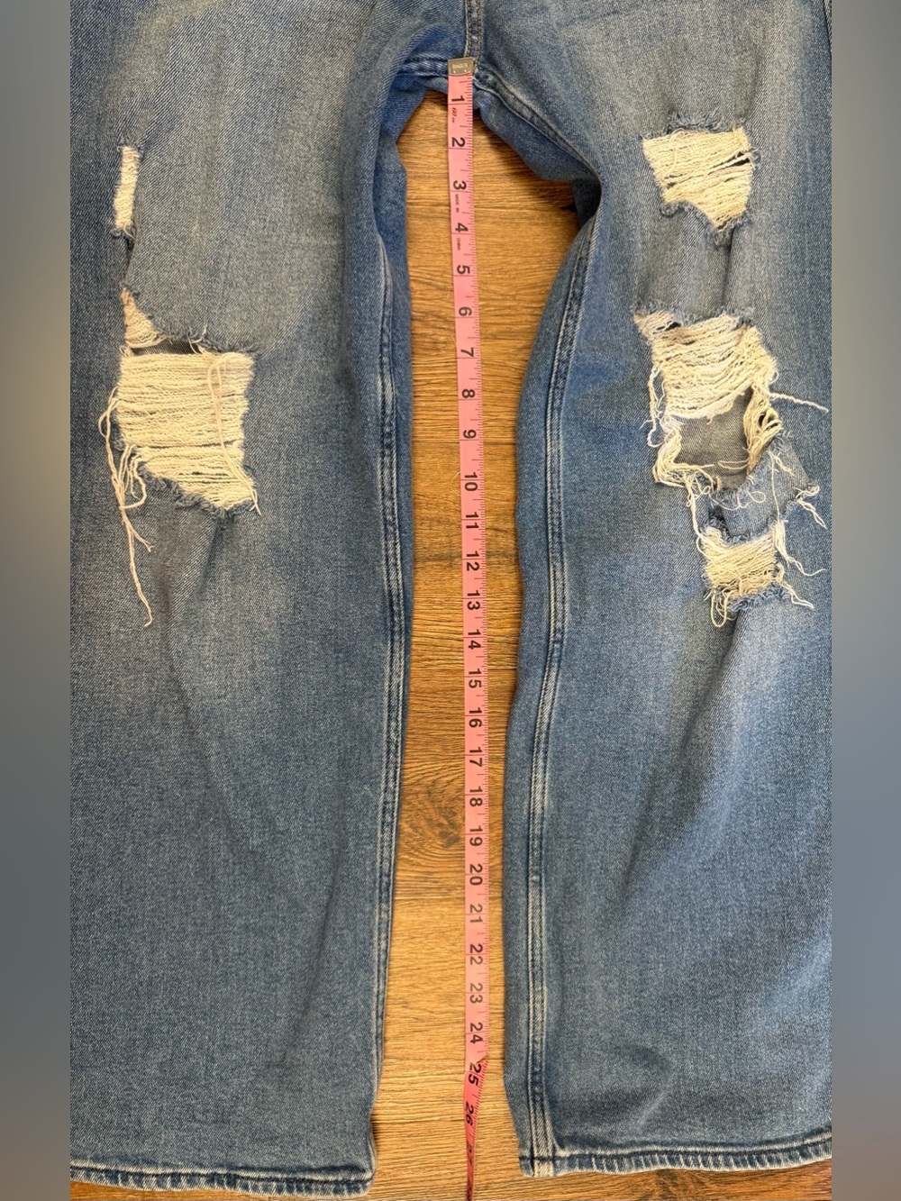 Hollister High Rise Vintage Baggy Jeans Distressed W26 L29 (Size 3S) - Picture 3 of 9